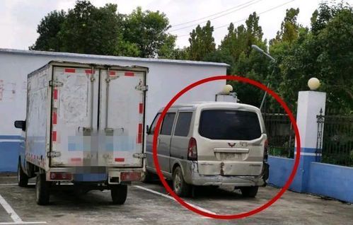 黑油面包车背后的非法勾当：钟楼警方雷霆出击