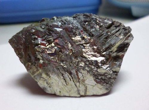 金属锑的特性、作用与广泛应用
