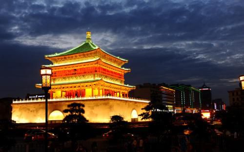 西安钟楼的地理位置解析